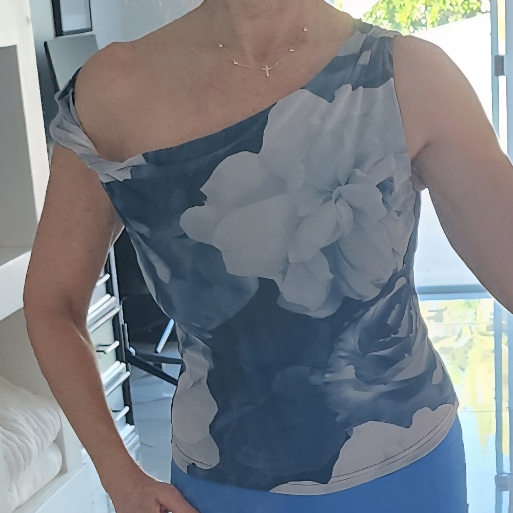 One-Shoulder Floral Print Women’s Top in Blue